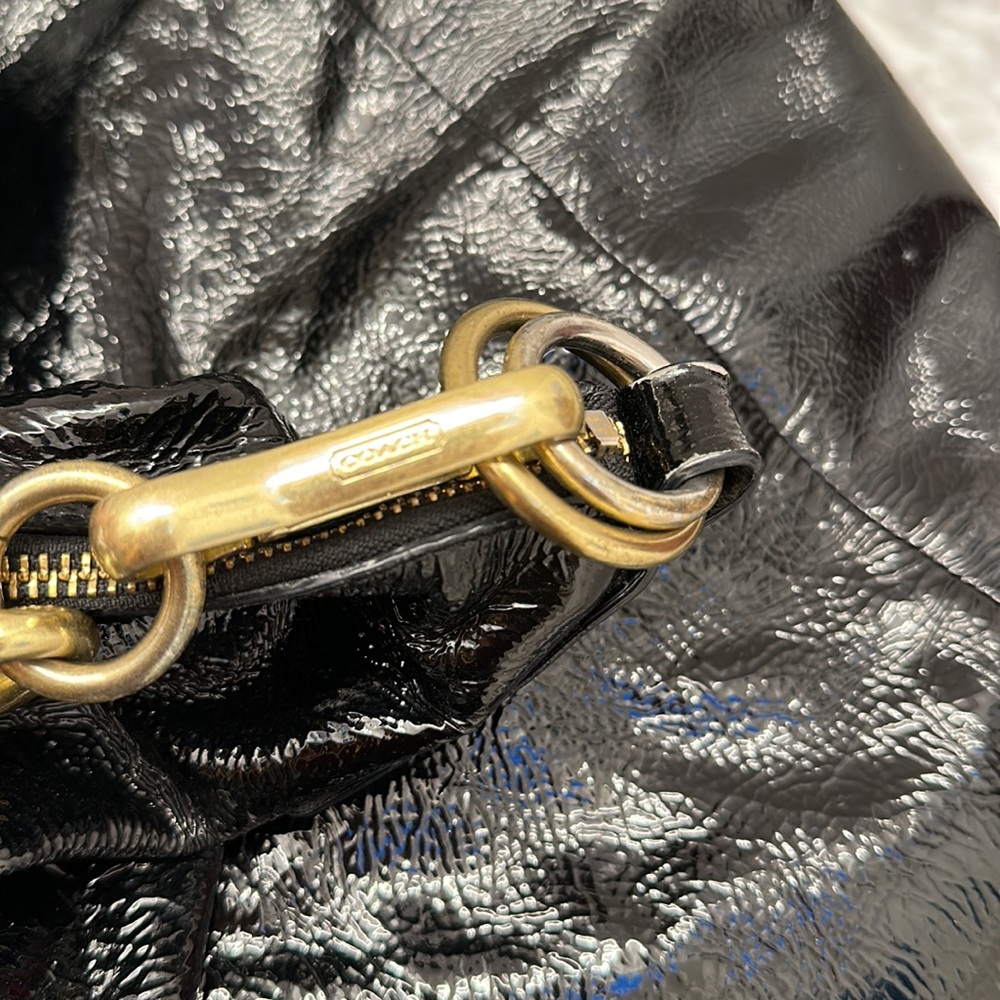 Patent leather coach bag. Large size. Perfect shape! - Picture 5 of 9